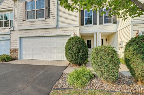 5112 Farnham Dr, Lino Lakes, MN 55038-9150