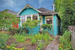 4555 Lucile St, Seattle, WA 98118-2420