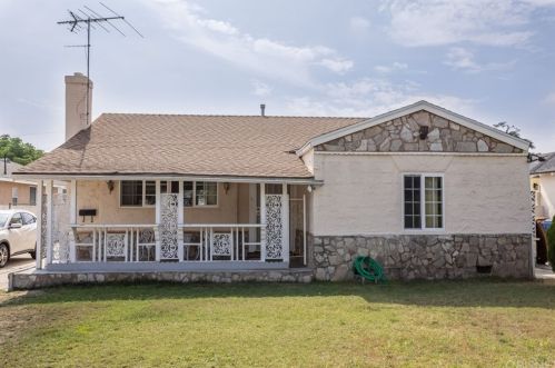 11328 Calvert St, North Hollywood, CA 91606-4218