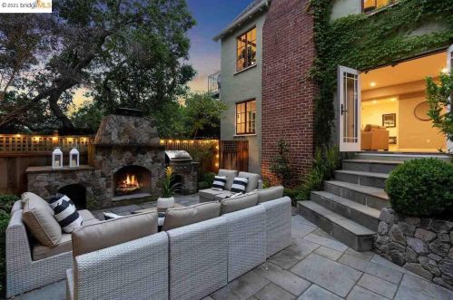 1 Downey Pl, Oakland CA  94610-1809 exterior