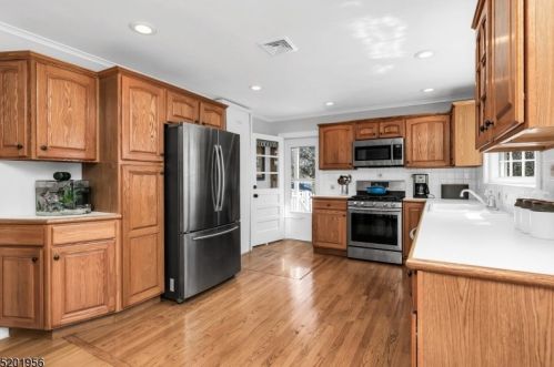 127 Hillside Ave, Bedminster NJ  07921-2516 exterior