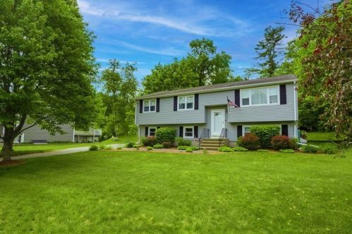 142 Charles Cir, Stoughton, MA 02072-2066