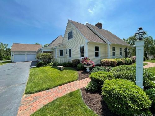 46 Red Hill Dr, Glastonbury, CT 06033-3135