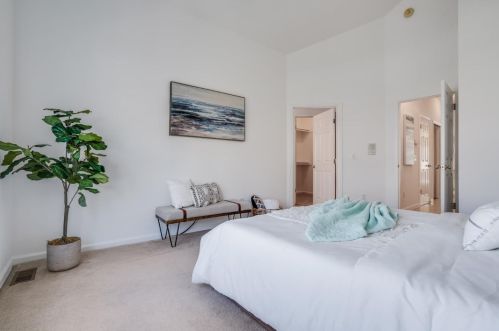 1063 Schwerin St, Daly City CA  94014-1622 exterior