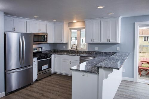 1609 Oneida St, Green Bay, WI 54304-3326