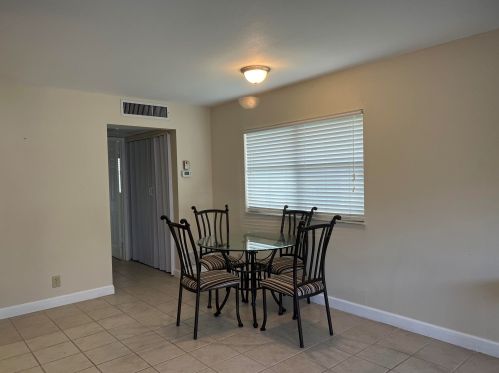 86 Saxony B, Delray Beach FL  33446-1802 exterior