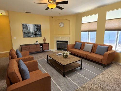 99 Ainsworth Way, Folsom CA  95630-7600 exterior