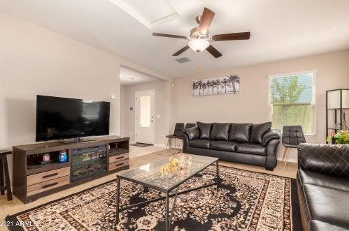 3821 79th Dr, Phoenix AZ  85033-3501 exterior