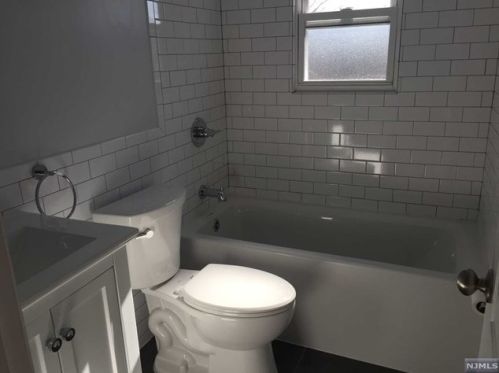 1427 Nelden Rd, Teaneck NJ  07666-6056 exterior