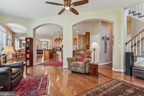 8373 Pedigrue Ct, Gainesville VA  20155-3240 exterior