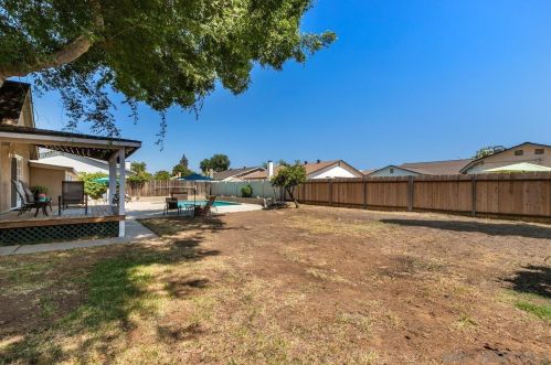 1521 Melody Ln, El Cajon CA  92019-2016 exterior