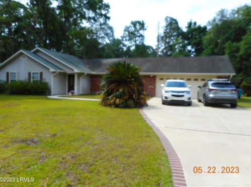 37 James F Byrnes St, Beaufort, SC 29907-1940