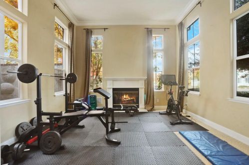 4021 Calistoga Ct, Modesto CA  95356-8987 exterior