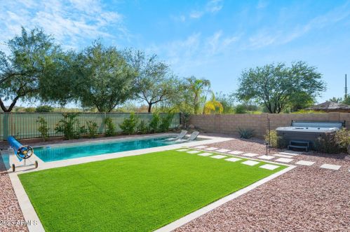 28305 44th Way, Cave Creek AZ  85331-3641 exterior