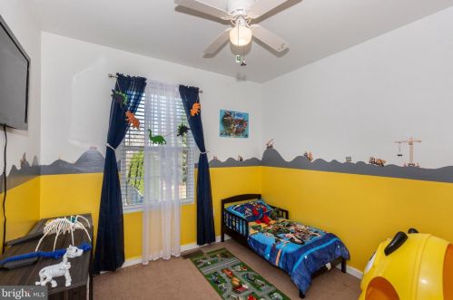 137 Apple Grove Ln, Littlestown PA  17340-1159 exterior