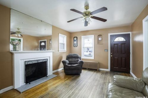 116 Lincoln Ave, Roosevelt, NY 11575-1813