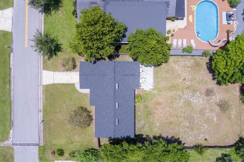 304 Sunset Dr, Sanford FL  32773-4749 exterior