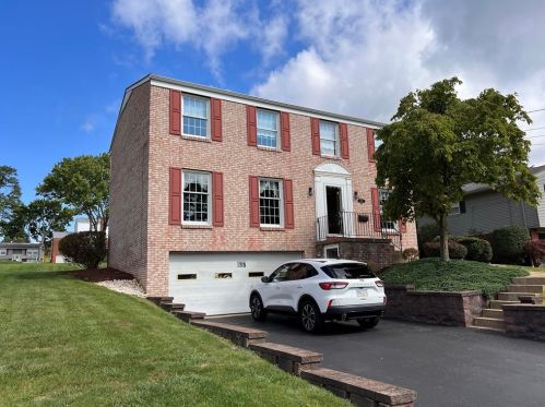 637 Vance Dr, New Kensington, PA 15068-3330