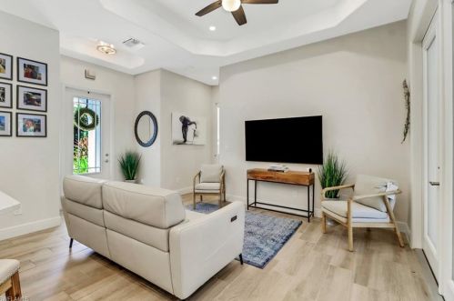 421 35th Ave, Naples FL  34120-1356 exterior