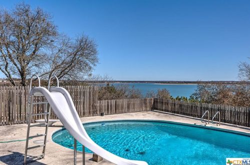 6820 Cedar Cove Rd, Morgans Point, TX 76513-4910