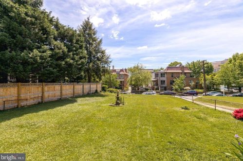 3427 Wisconsin Ave, Washington DC 20016-2154 exterior