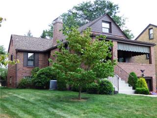 616 Louann St, Pittsburgh, PA 15223-1249