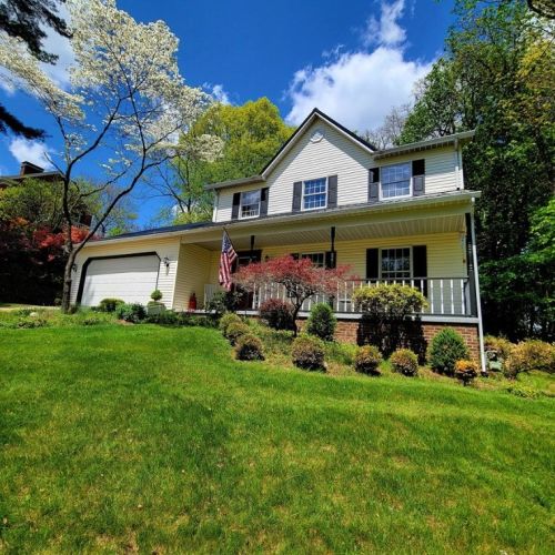 130 Eade Ave, Glenshaw, PA 15116-1439