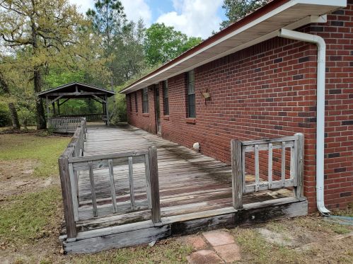 955 Bob Mccaskill Dr, Defuniak Springs, FL 32433-3505