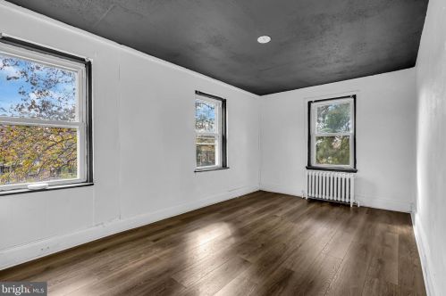 1003 Ironside Rd, Camden NJ  08104-2844 exterior