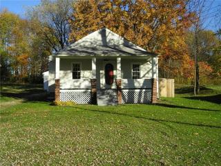 1727 Van Lynn Rd, Akron, OH 44306-4347