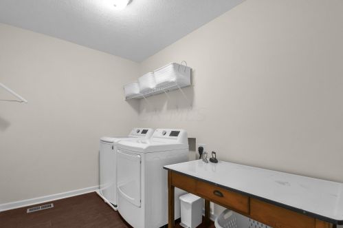 834 Cranberry Dr, Pataskala OH  43062 exterior