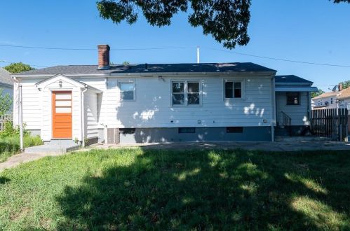 43 Crandall St, Providence RI 02908-1305 exterior