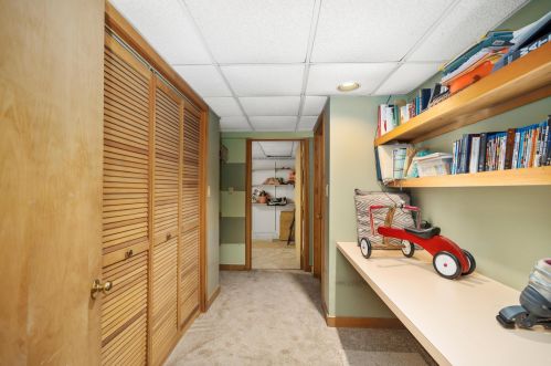 10 Lorri Rd, Derry NH  03038-4112 exterior