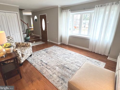 337 Hanby Cir, Boothwyn PA  19061-2319 exterior