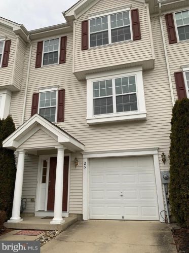 25 Highgrove Ct, West Deptford, NJ 08086-3814