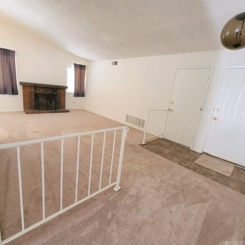 28535 Winterdale Dr, Santa Clarita CA  91387-3136 exterior