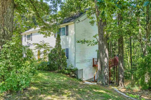 1 Overlook Dr, Derry, NH 03038-4372