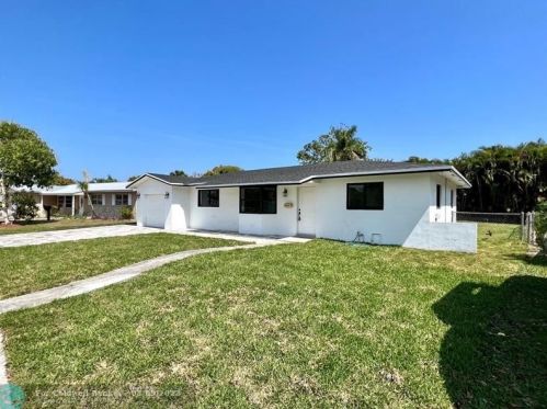 3121 Capri Rd, West Palm Beach, FL 33410-2426