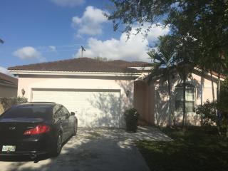 2843 88th Ave, Hollywood FL  33025-2514 exterior