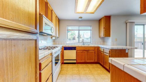 2216 Sunlit Ann Dr, Santa Rosa CA  95403-8146 exterior
