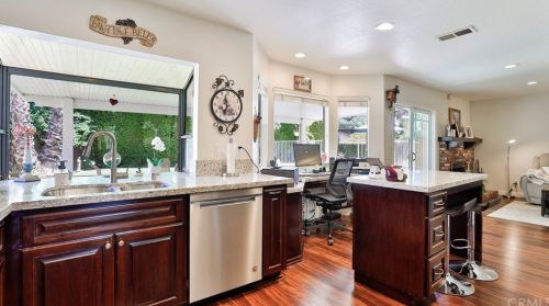 2032 Coolcrest Ave, Upland CA 91784-1242 exterior