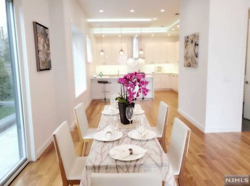 716 Undercliff Ave, Edgewater NJ  07020-1419 exterior