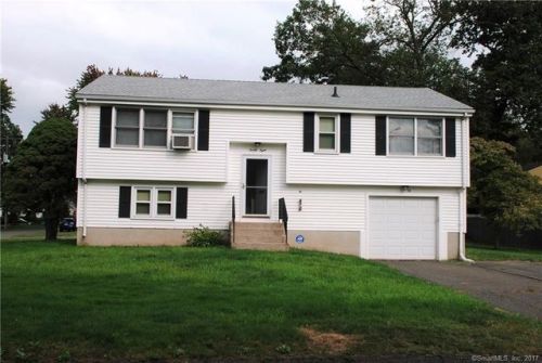 28 Joyce St, Bloomfield, CT 06002-3377