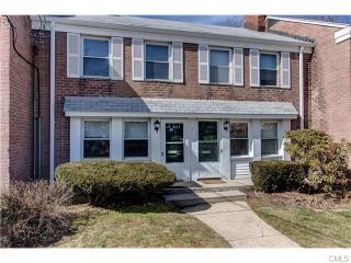 48 Seaton Rd, Stamford, CT 06902-4123