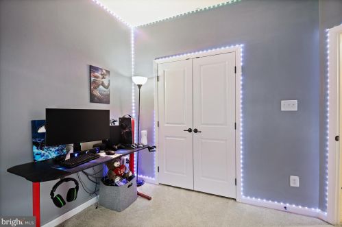 7462 Brunson Cir, Gainesville VA  20155-4910 exterior