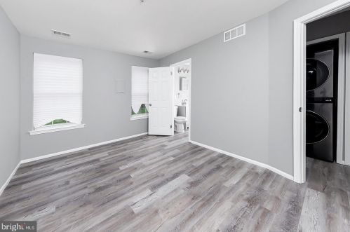 41 Crestmont Dr, West Deptford NJ  08051-2161 exterior