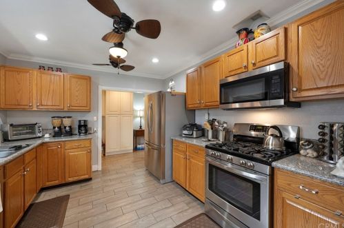 5811 Darlington Ave, Buena Park CA  90621-2108 exterior