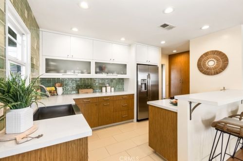 3132 Heather Rd, Long Beach CA  90808-2519 exterior