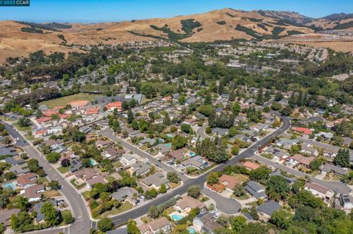 1 Carousel Ct, San Ramon CA  94583-1707 exterior