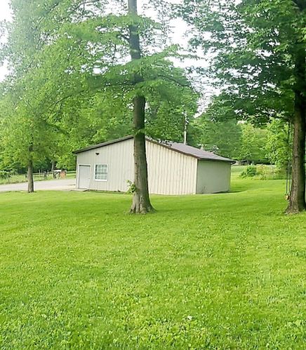 6716 Prior Rd, Nashport, OH 43830-9455